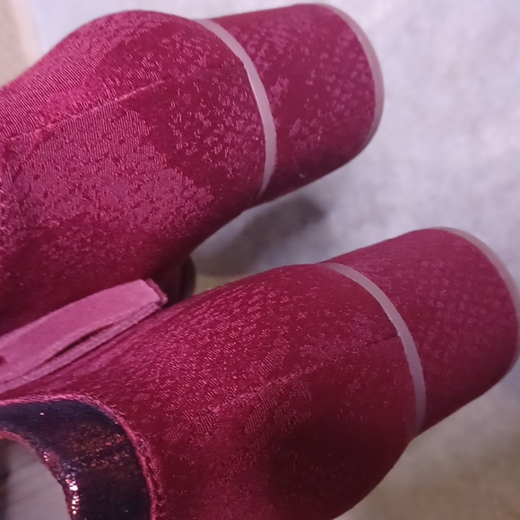 Toms Burgundy Ankle Booties Size 8 - Picture 4 of 5
